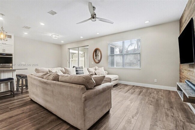 Building Photo - 2251 Napone Ln