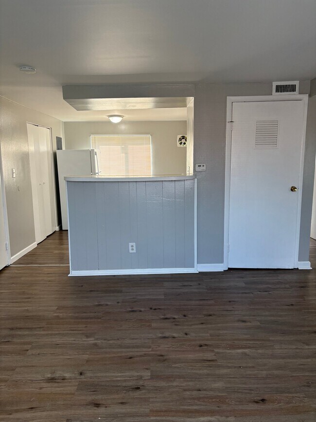 Building Photo - 3600 Cushing Dr