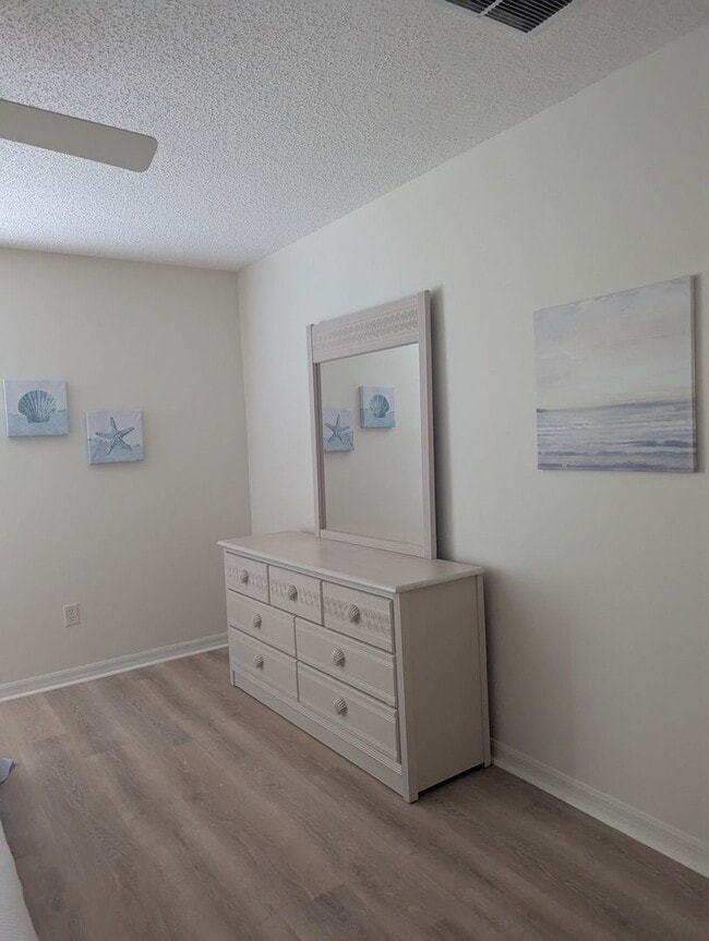 Building Photo - Villages Furnished Rental Property