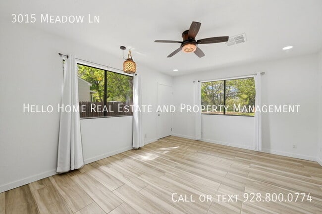 Building Photo - 3015 Meadow Ln