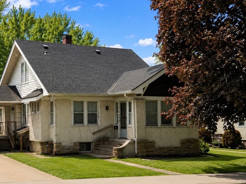 Building Photo - 2018 Como Ave SE
