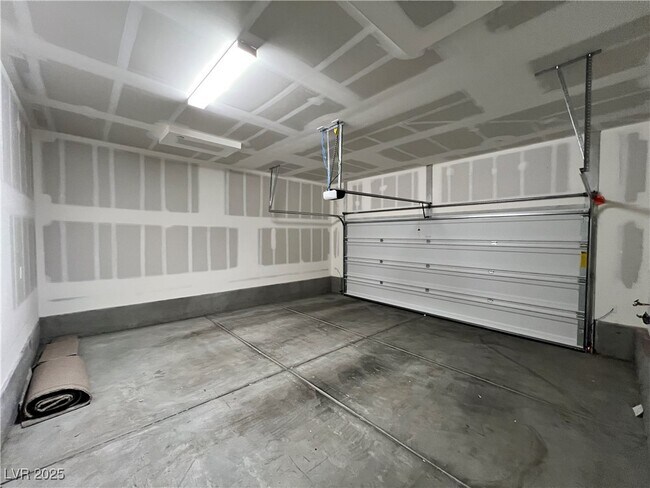 Building Photo - 2824 Abrantes Pl