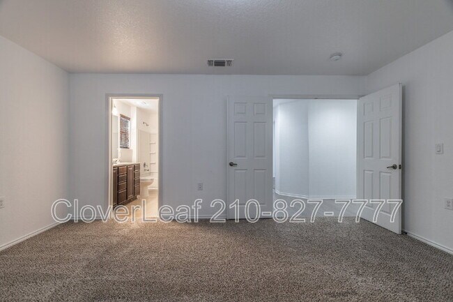 Building Photo - 7422 Bluebonnet Bay