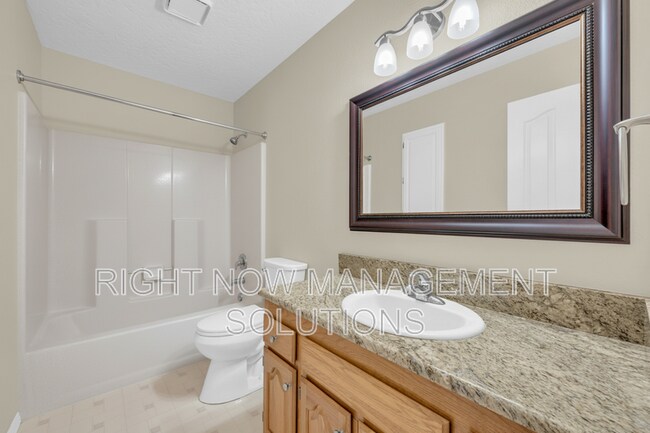 Building Photo - 8054 Ustick Rd