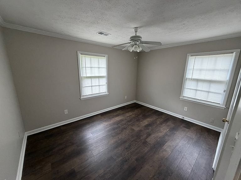 Building Photo - 350 Fennel Wy SW