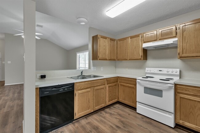 Building Photo - 318 Paradise Ln