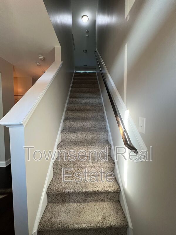 Building Photo - 3233 Northgate Dr