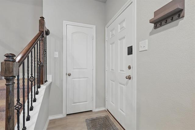 Building Photo - 2209 Davenport Dr