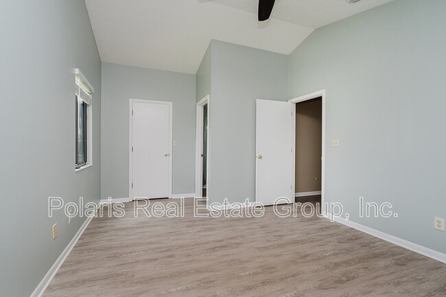 Building Photo - 4540 Village Ct