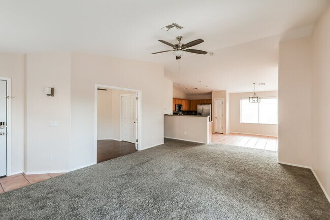 Building Photo - 422 W Tara Danette Dr