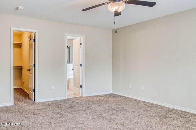 Building Photo - 3133 Red Orchard Dr