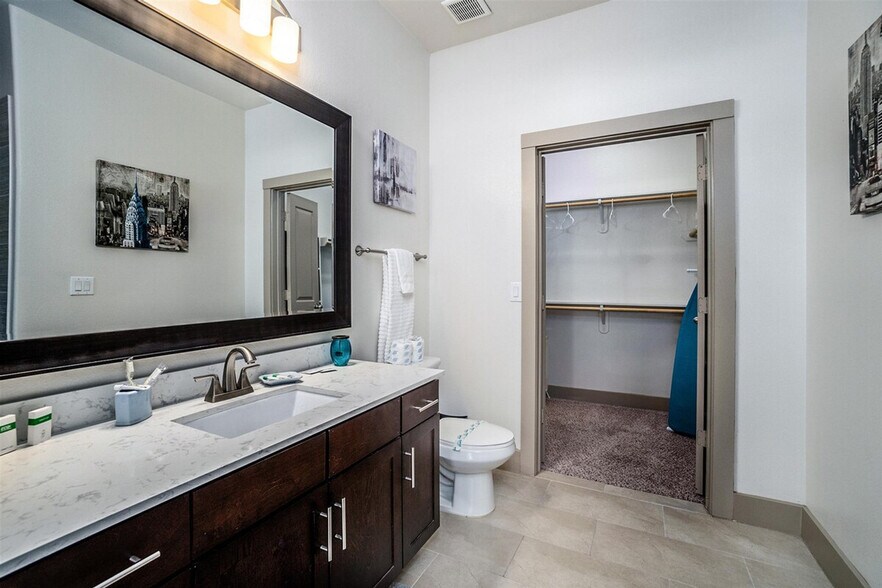 Building Photo - 1125 Pierce St