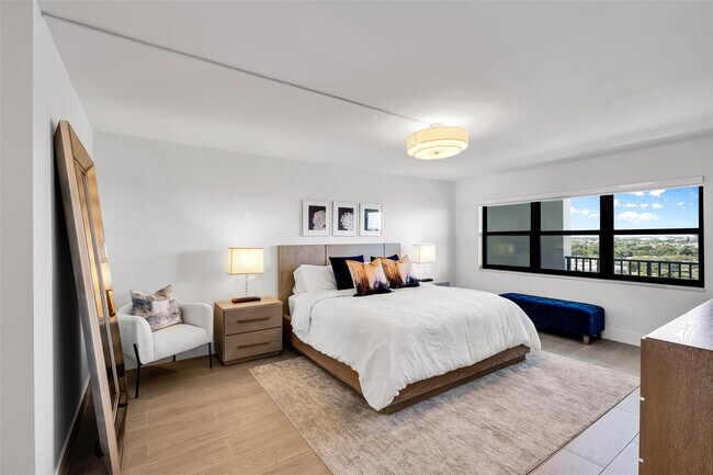 Building Photo - 5100 N Ocean Blvd