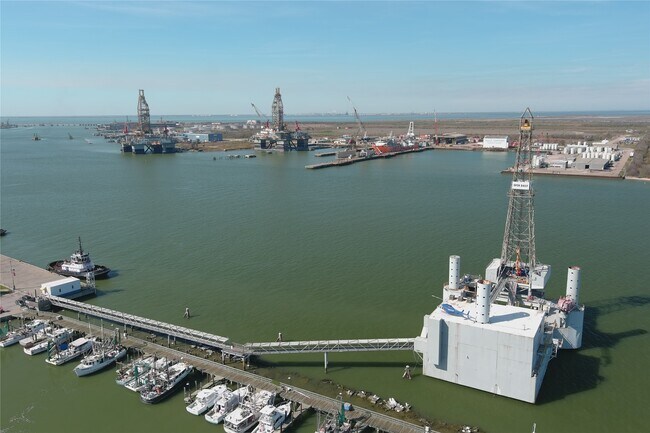 Building Photo - 1927 Harborside Dr