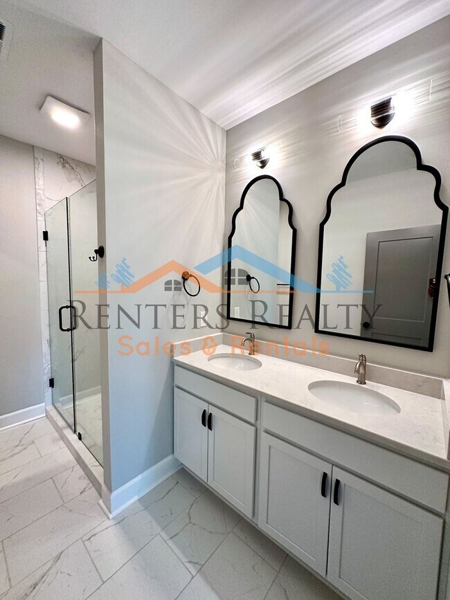 Building Photo - 3BR Home with Office, Bonus Room, Large Kitchen Island, 2-Car Garage & Large Yard – Huntsville Li...