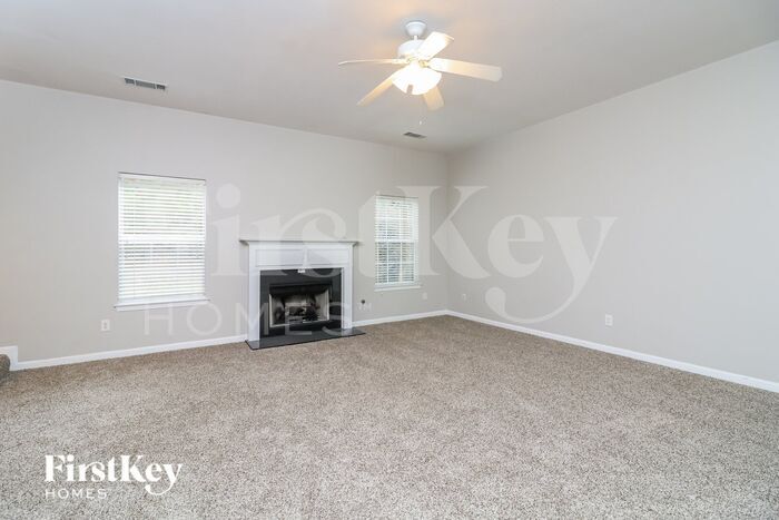 Building Photo - 420 Farmwood Way