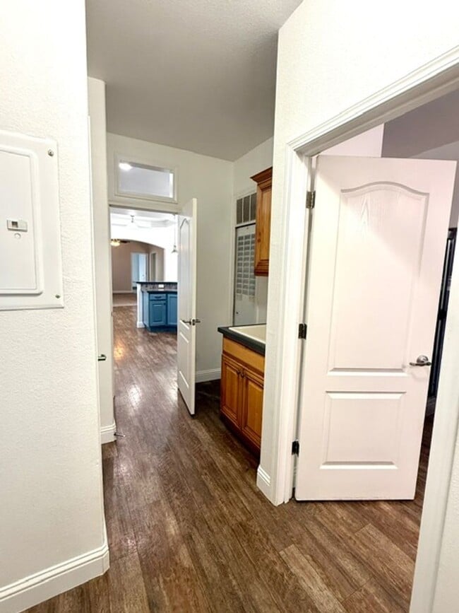 Building Photo - 3 Bedroom 2 Bath Home Available Soon!