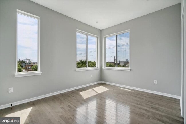 Building Photo - 2000 N 3rd St