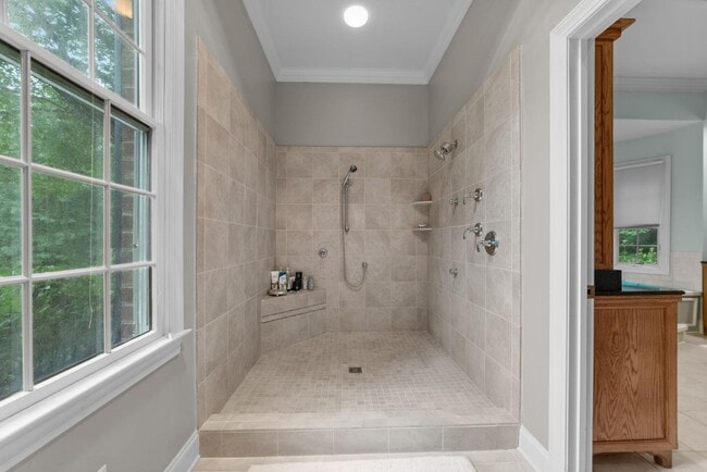 Building Photo - 450 Cox Rd