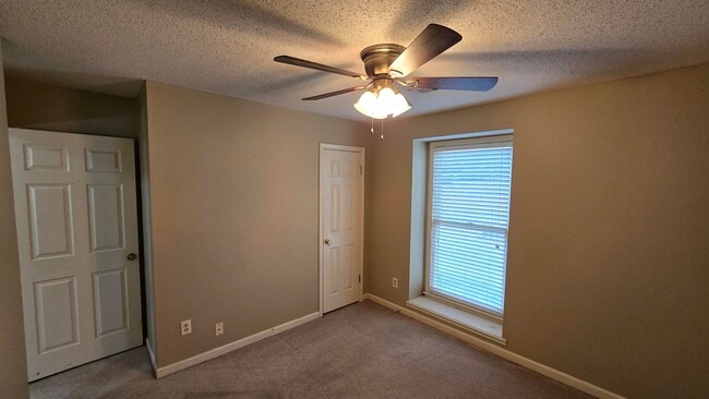 Building Photo - 1388 Hardwood Trail