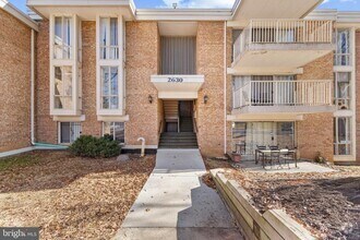 Building Photo - 2630 Fort Farnsworth Rd