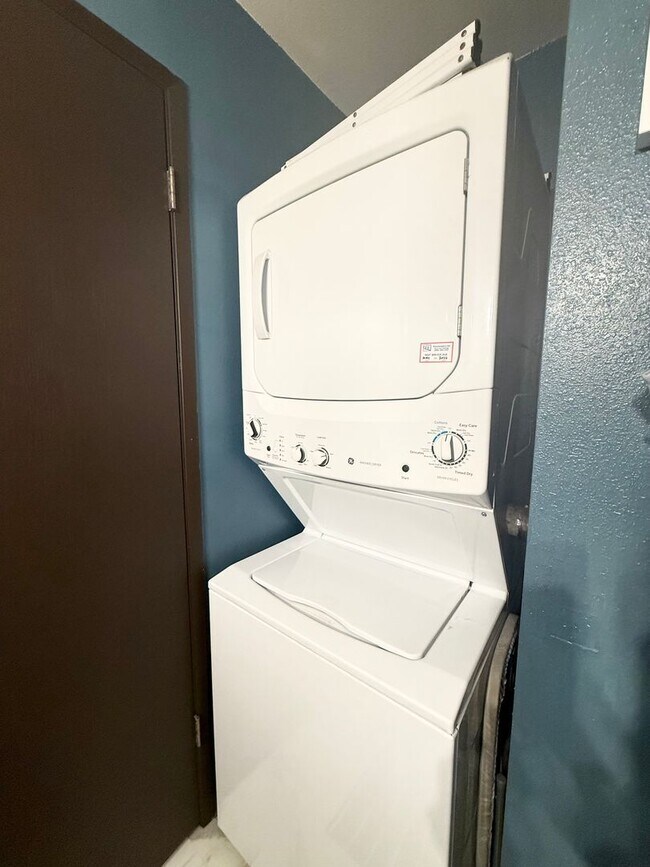 Building Photo - Available 12/15/2025 – Beautiful 2BR/2BA Unfurnished Condo at Iao Parkside, Wailuku