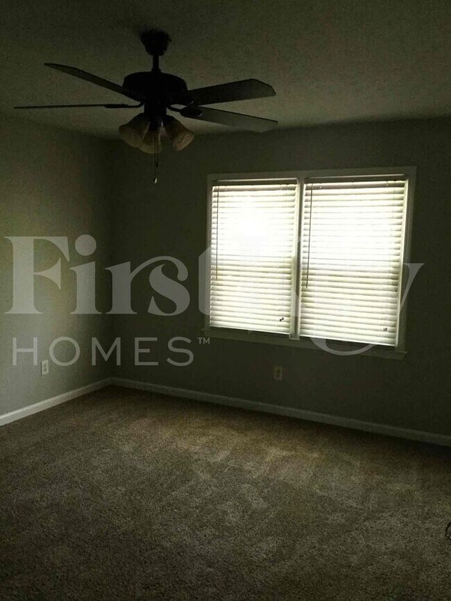 Building Photo - 420 Freestone Dr