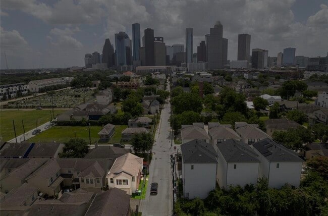 Building Photo - 1510 Robin St