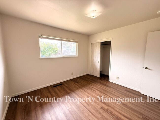 Building Photo - Nice 3 Bedroom, 2 Bath Located in North Salinas!