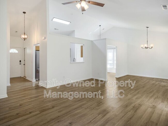 Building Photo - 147 Danzid Dr