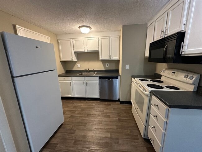 Primary Photo - 375 Harvard St