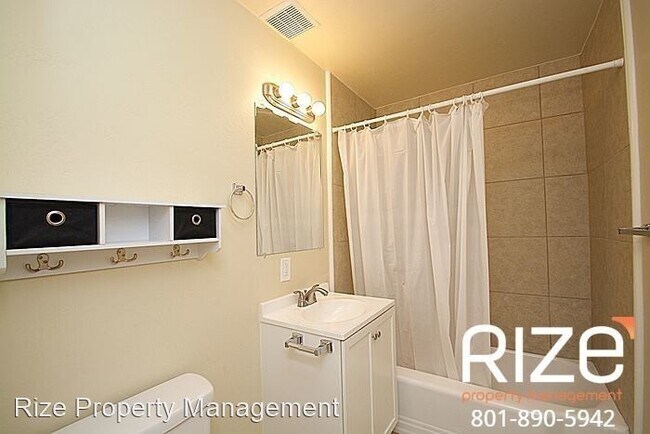 Building Photo - 3 br, 2 bath House - 1188 Gillespie Ave