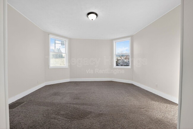 Building Photo - 388 Broaddus Ave