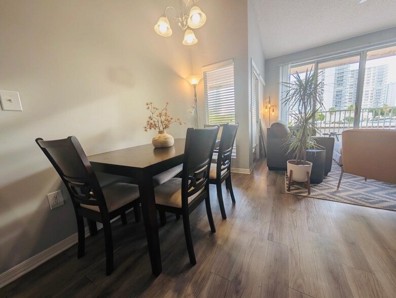 Building Photo - 252 Three Islands Boulevard