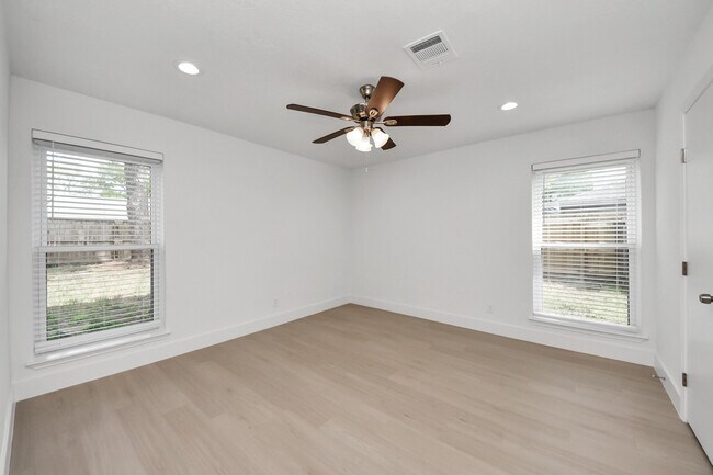 Building Photo - 3614 Almington Ln