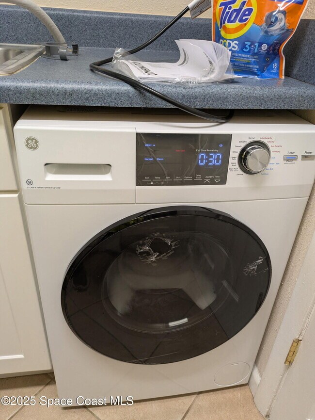 Building Photo - 225 S Tropical Trail