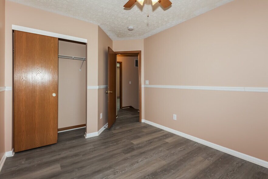 Building Photo - 5449 Longworth Dr