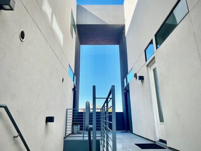 Building Photo - 7301 E Minnezona Ave