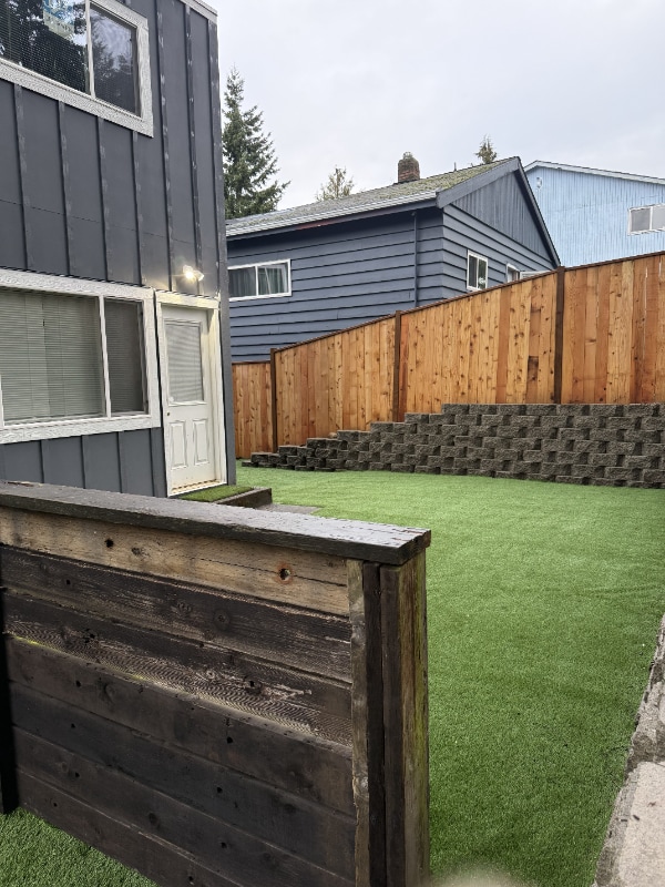 Building Photo - 14330 Stone Ave N