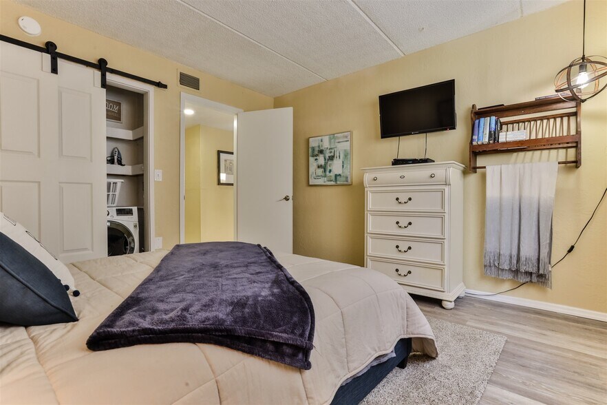 Building Photo - 1510 Ocean Shore Blvd