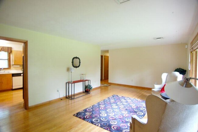 Building Photo - 1903 S Vine St