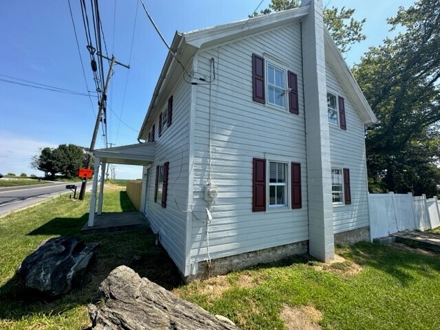 Building Photo - 702 Penn Grant Rd