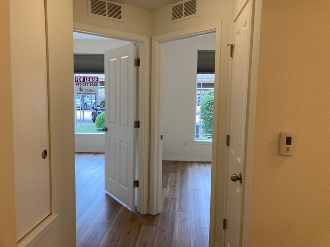Building Photo - 2450 Windrow Dr