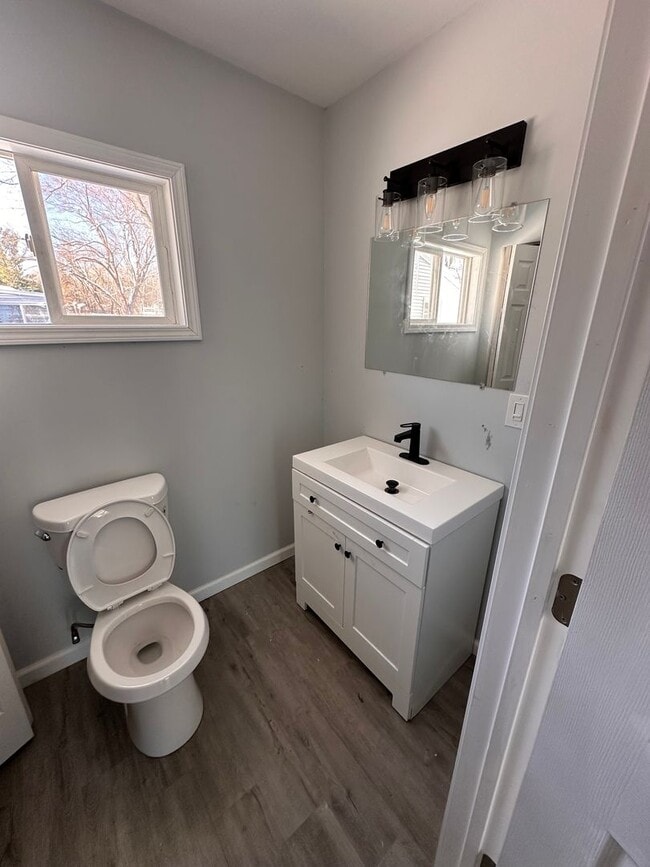 Building Photo - 3 Bedroom house