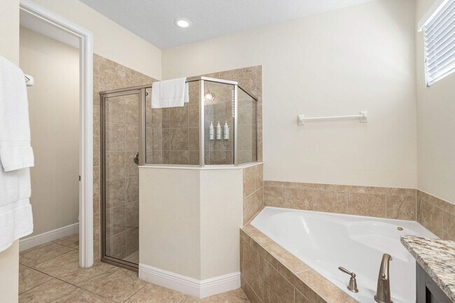 Building Photo - 909 Desert Mountain Ct