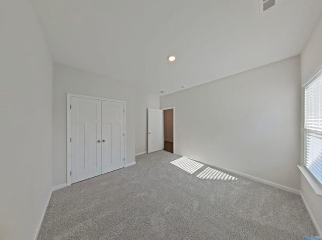 Building Photo - "Charming 3-Bed Oasis with Granite Touches & Hardwood Elegance and loads of high tech upgrades in...