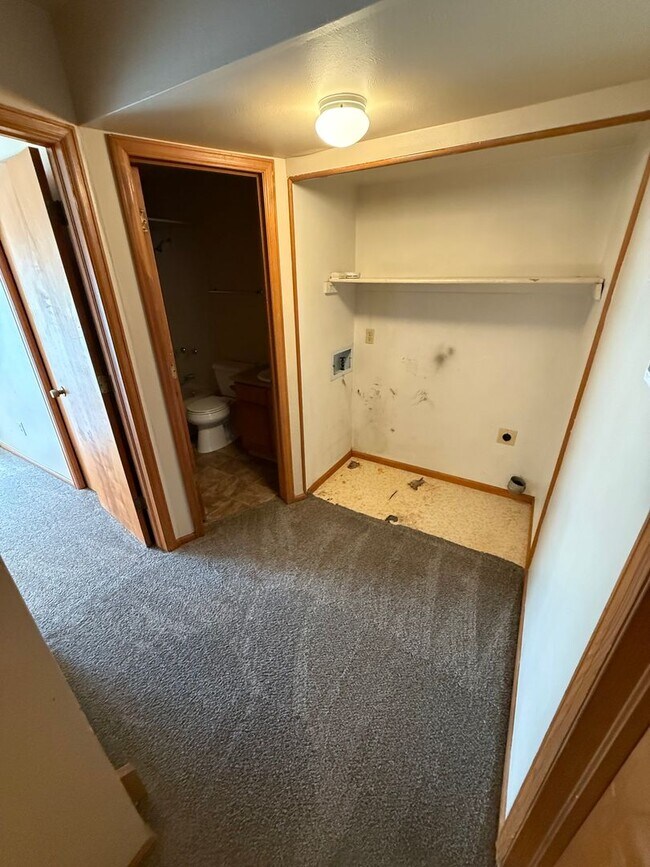 Building Photo - 3131 Bell Dr