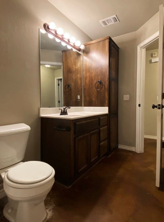 Building Photo - First Month Free! Great Location!