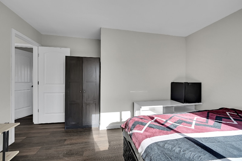 Building Photo - 660 Hickory St