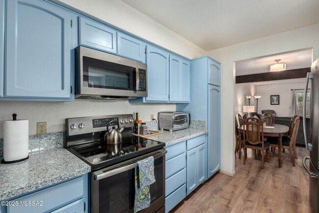 Building Photo - 4254 E La Cienega Dr